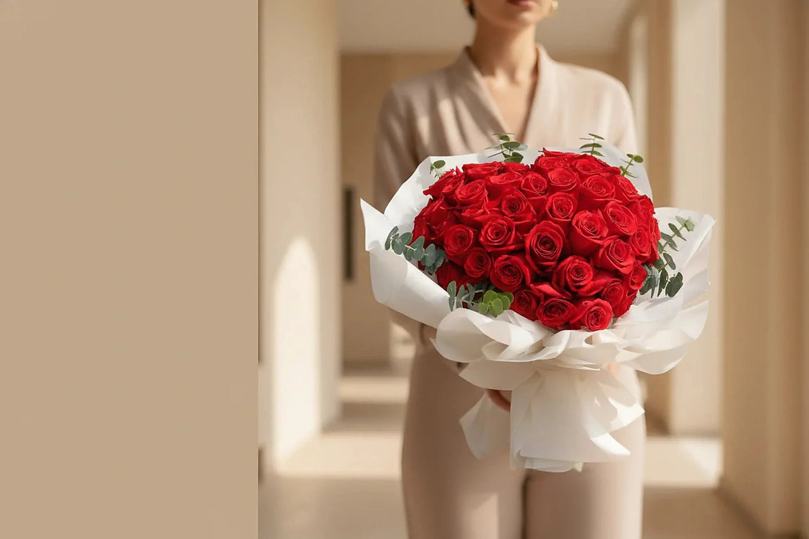 تنسيق زهور للذكرى السنوية من Aiwa Flowers — باقات هدايا رومانسية مع توصيل في نفس اليوم في دبي والإمارات