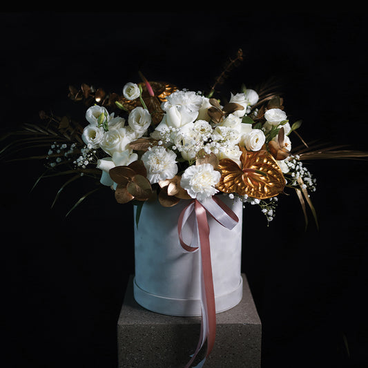 Antique flowers , flower delivery in dubai, flower shop online, flower box