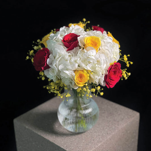 harper-arrangement-in-a-clear-vase