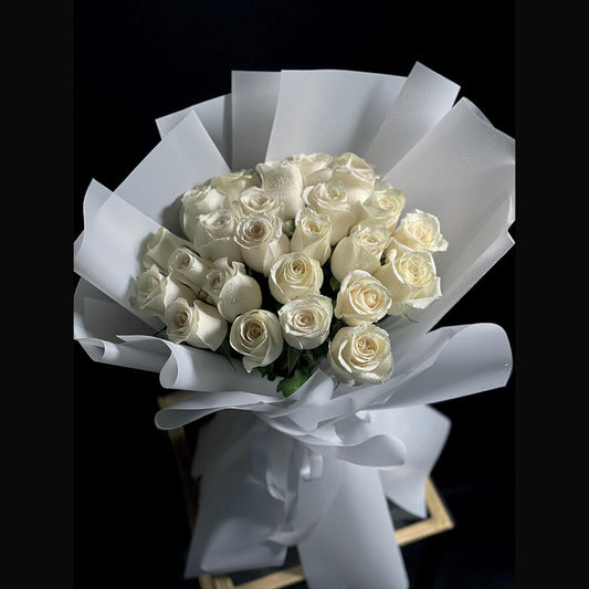 Niveous White flowers bouquet