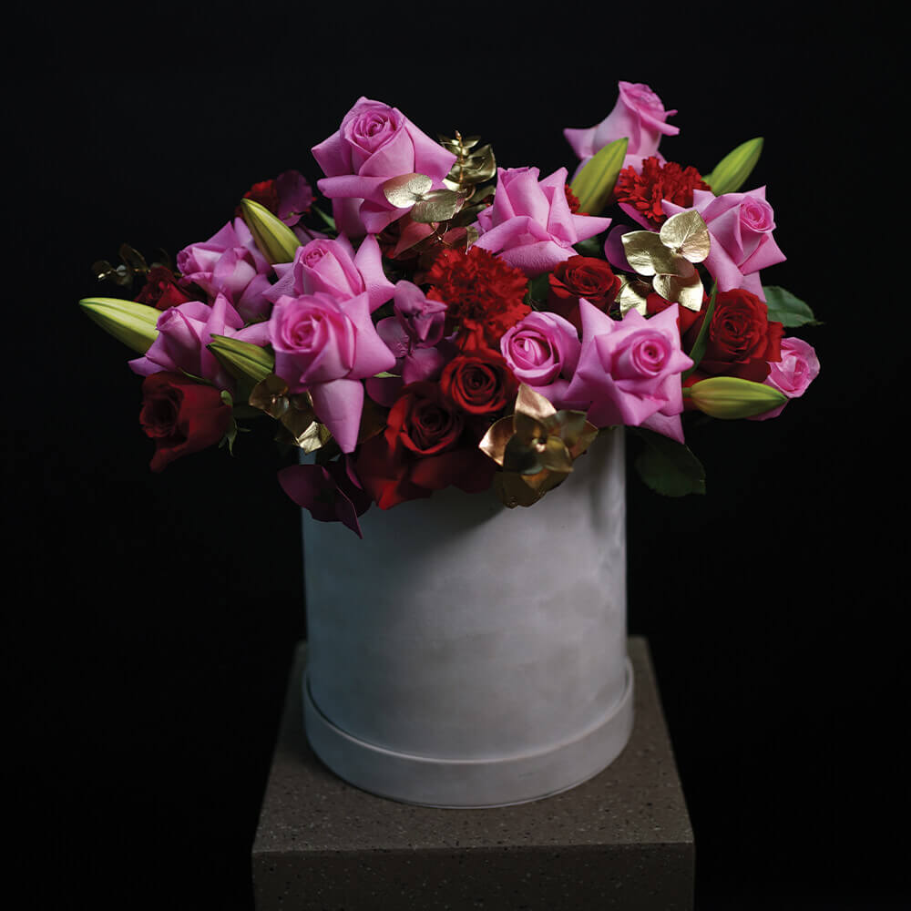 Flower Boxex Flowers Boxes with different colors of Roses, Flowers Bouquets Delivery ...