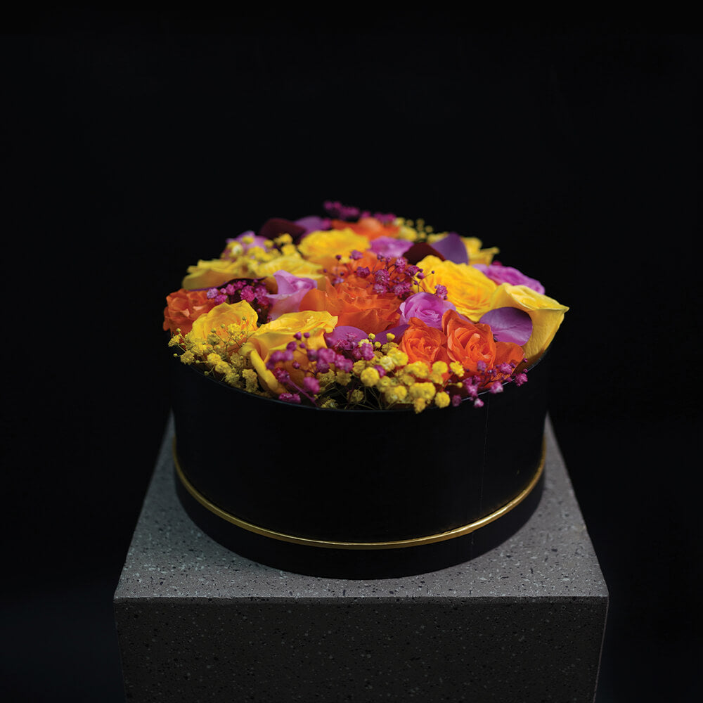 Flowers Boxes with different colors of Roses, Flowers Bouquets Delivery ...