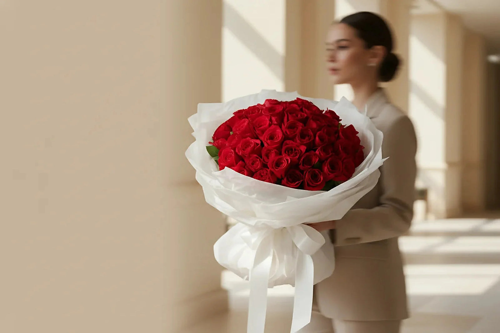 Luxury fresh-flower bouquets by Aiwa Flowers — bespoke floral arrangements with same-day delivery in Dubai UAE