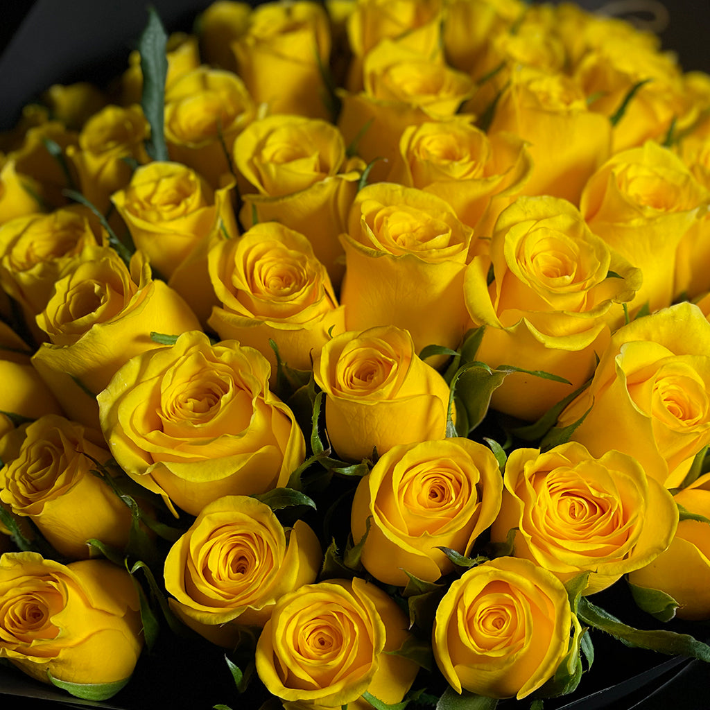 Yellow rose at aiwa flowers